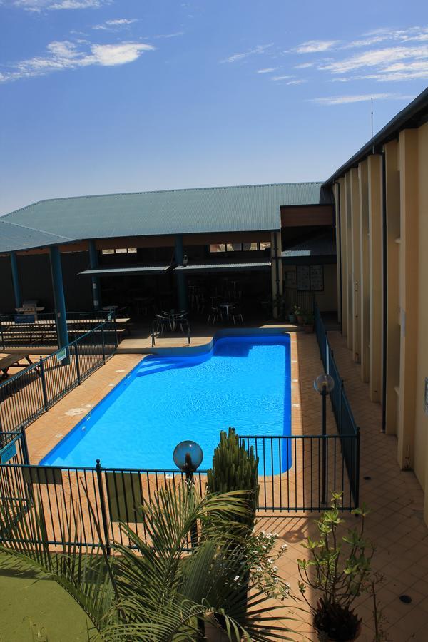 Ningaloo Club Backpackers Hostel Coral Bay Exterior photo